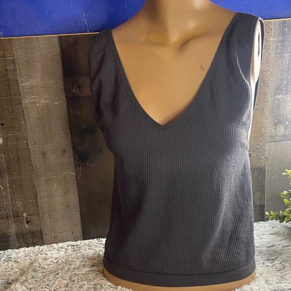 Black Sleeveless V-Neck Top